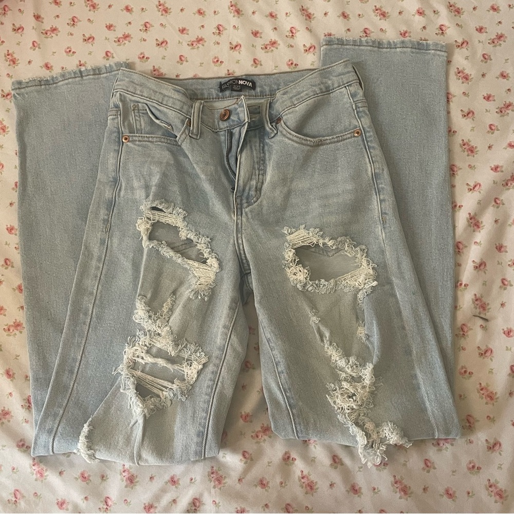 Straight leg ultra ripped medium light blue washed